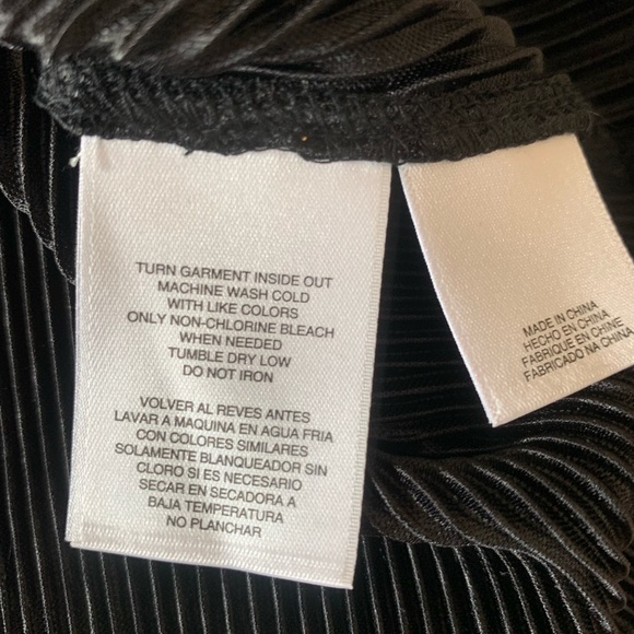 Rachel Roy Black Metallic Gold Button Keyhole Front Pleated Swing Tank Top XS - Picture 7 of 7